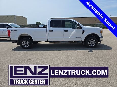 2017 Ford F-350 SRW Super Duty 4x4 Crew Cab XLT Fond du Lac WI