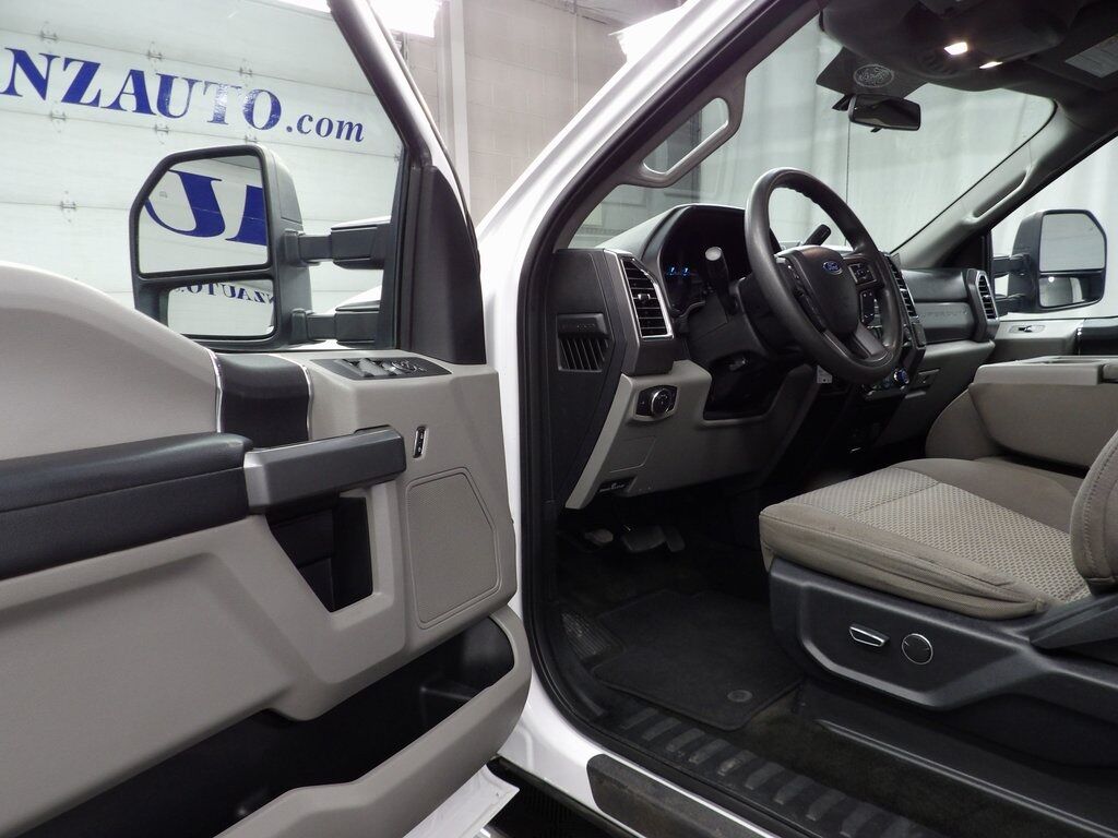 2017 Ford F-350 Super Duty 4x4 Crew Cab XLT SRW Fond du Lac WI
