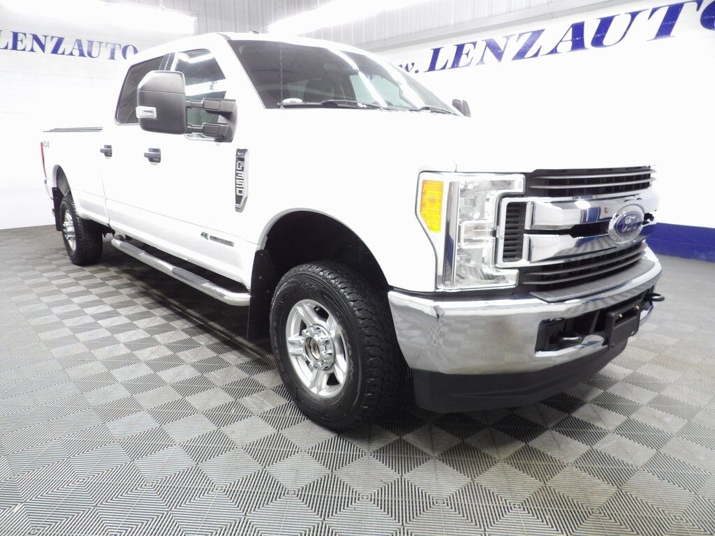 2017 Ford F-350 Super Duty 4x4 Crew Cab XLT SRW Fond du Lac WI
