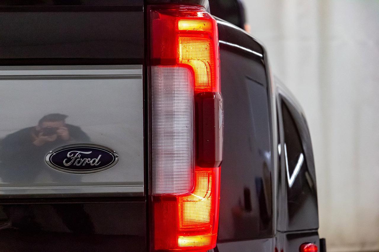 2017 Ford F-450 4x4 Crew Cab Platinum Dually Diesel Leather Roof Nav Red Deer AB