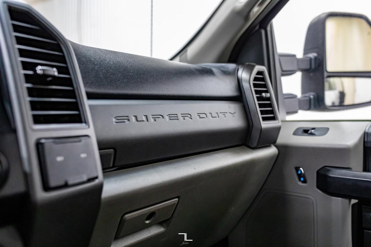 2017 Ford F-450 4x4 Crew Cab XL Dually Deck Red Deer AB