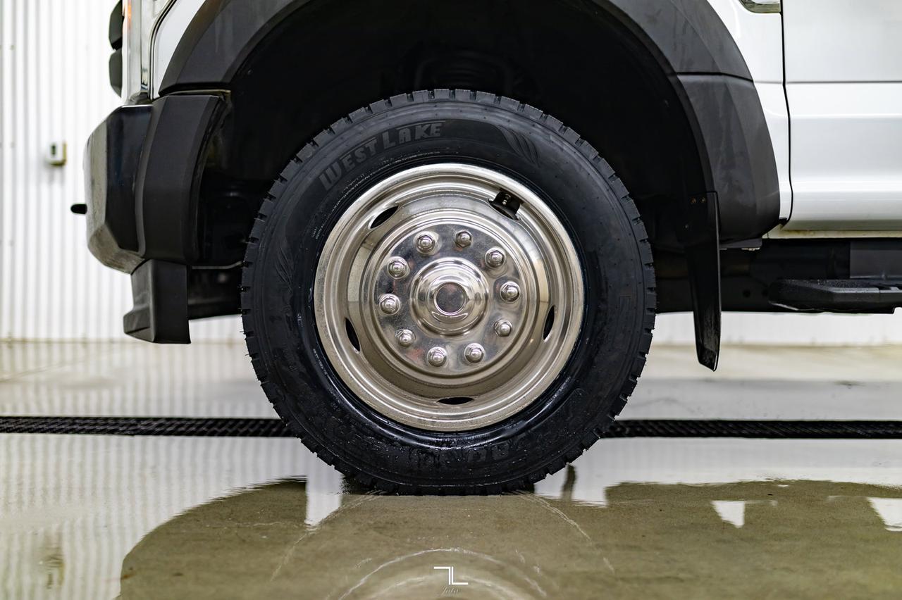 2017 Ford F-450 4x4 Crew Cab XL Dually Deck Red Deer AB