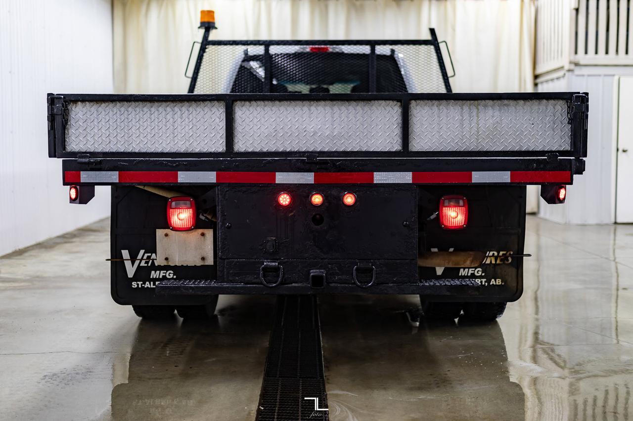 2017 Ford F-450 4x4 Crew Cab XL Dually Deck Red Deer AB