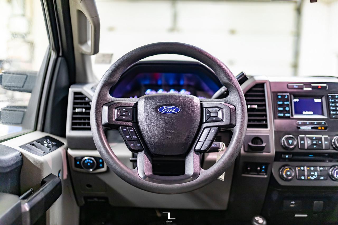 2017 Ford F-450 4x4 Crew Cab XL Dually Deck Red Deer AB