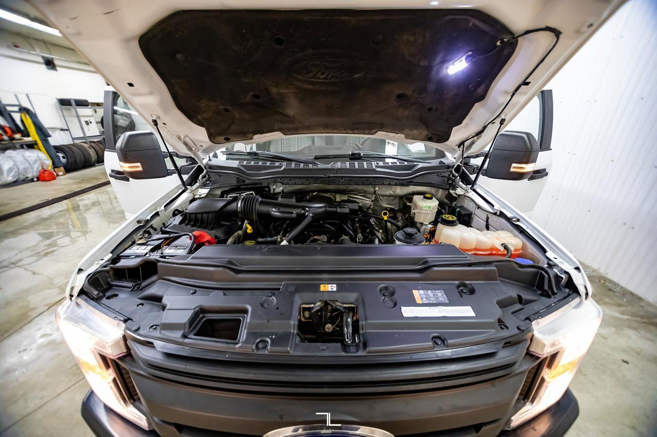 2017 Ford F-450 4x4 Crew Cab XL Dually Deck Red Deer AB