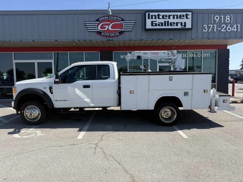 2017 Ford F-450 4x4 Diesel Utility w/ RKI 3200 Crane
