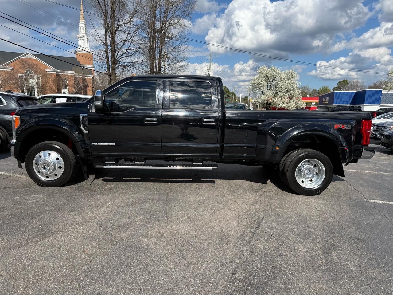 2017 Ford F-450 Super Duty Lariat