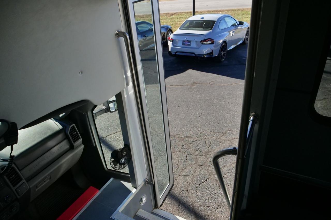 2017 Ford F-450 Super Duty Shuttle Bus / Wheelchair Accessible / DRW / DIESEL! Lincolnton NC