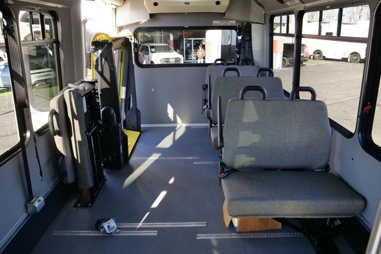 2017 Ford F-450 Super Duty Shuttle Bus / Wheelchair Accessible / DRW / DIESEL! Lincolnton NC