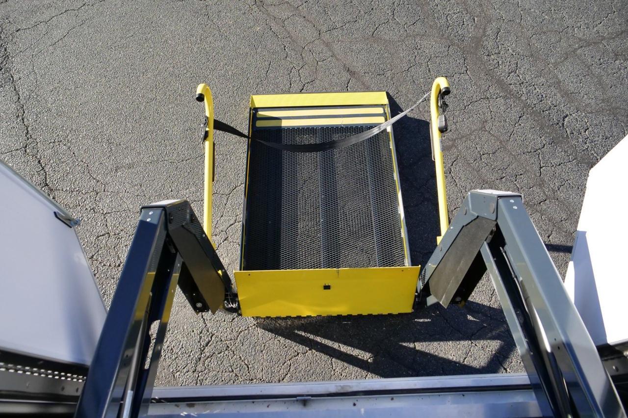 2017 Ford F-450 Super Duty Shuttle Bus / Wheelchair Accessible / DRW / DIESEL! Lincolnton NC