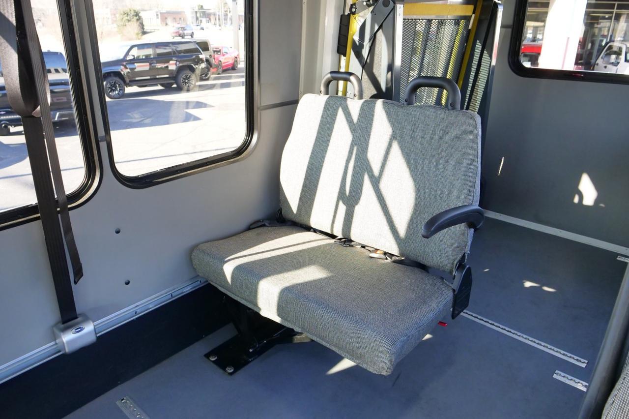 2017 Ford F-450SD Shuttle Bus / Wheelchair Accessible / DRW / DIESEL! Lincolnton NC