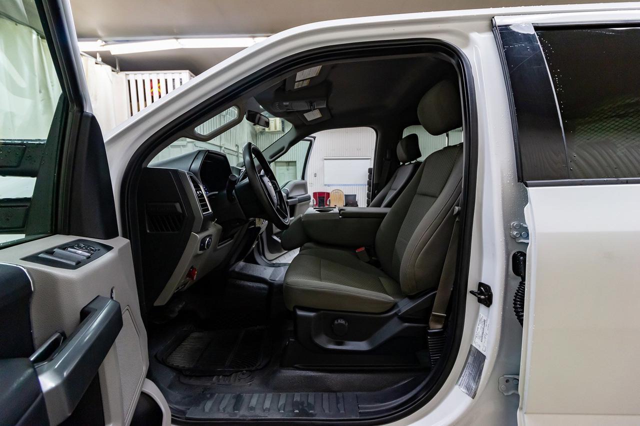 2017 Ford F-550 4x4 Crew Cab XLT Deck Diesel Red Deer AB