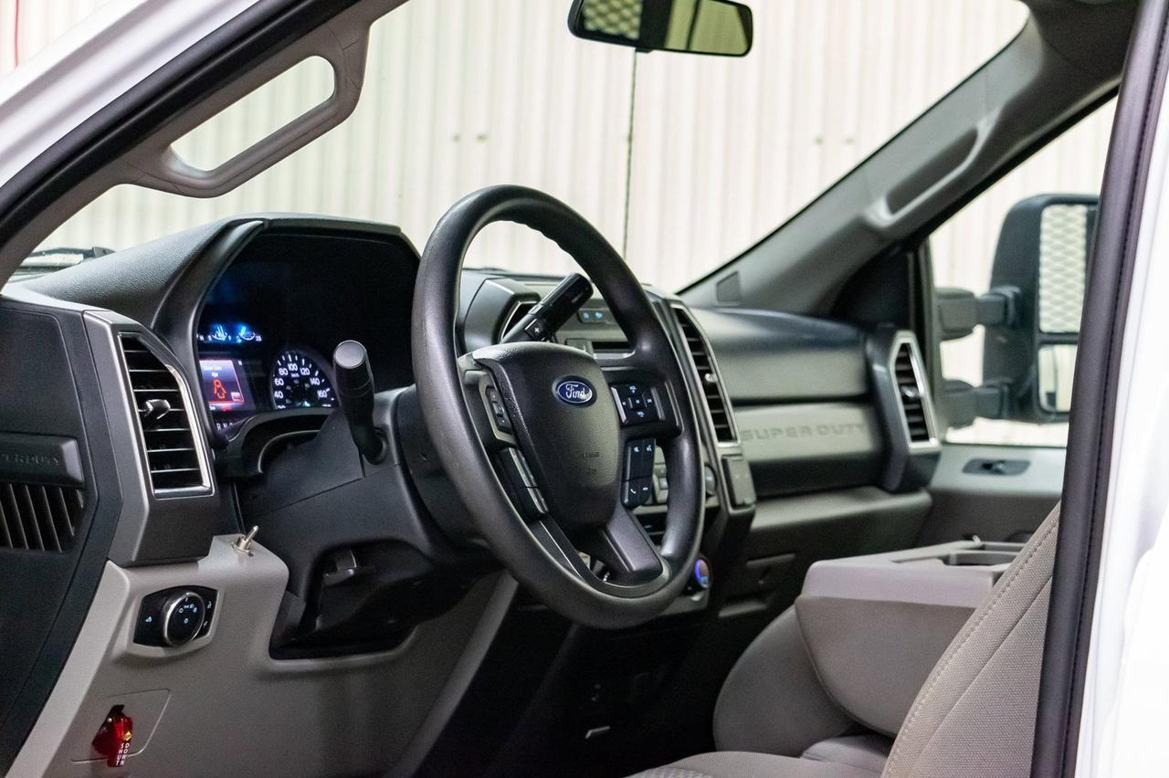 2017 Ford F-550 4x4 Crew Cab XLT Deck Diesel Red Deer AB