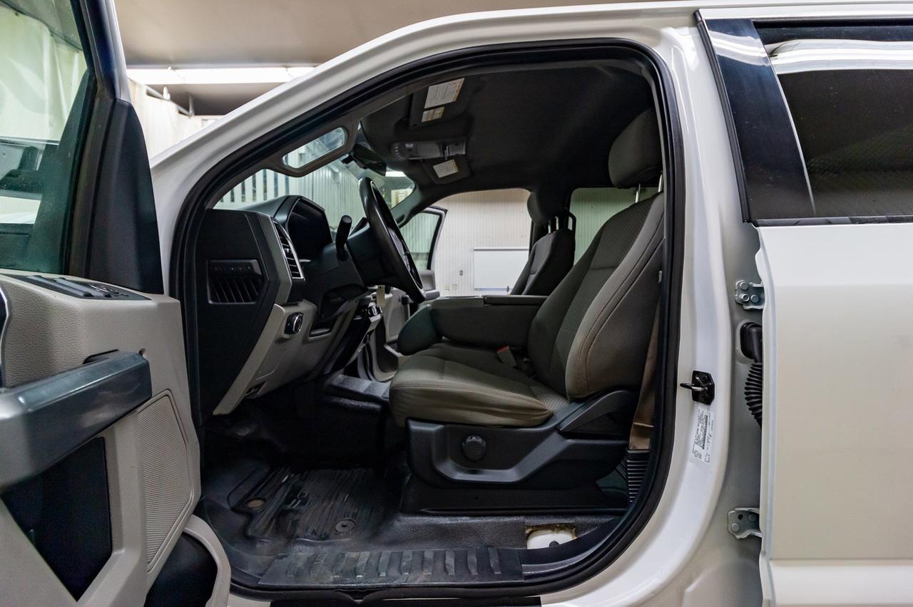 2017 Ford F-550 4x4 Crew Cab XLT Deck Diesel Red Deer AB