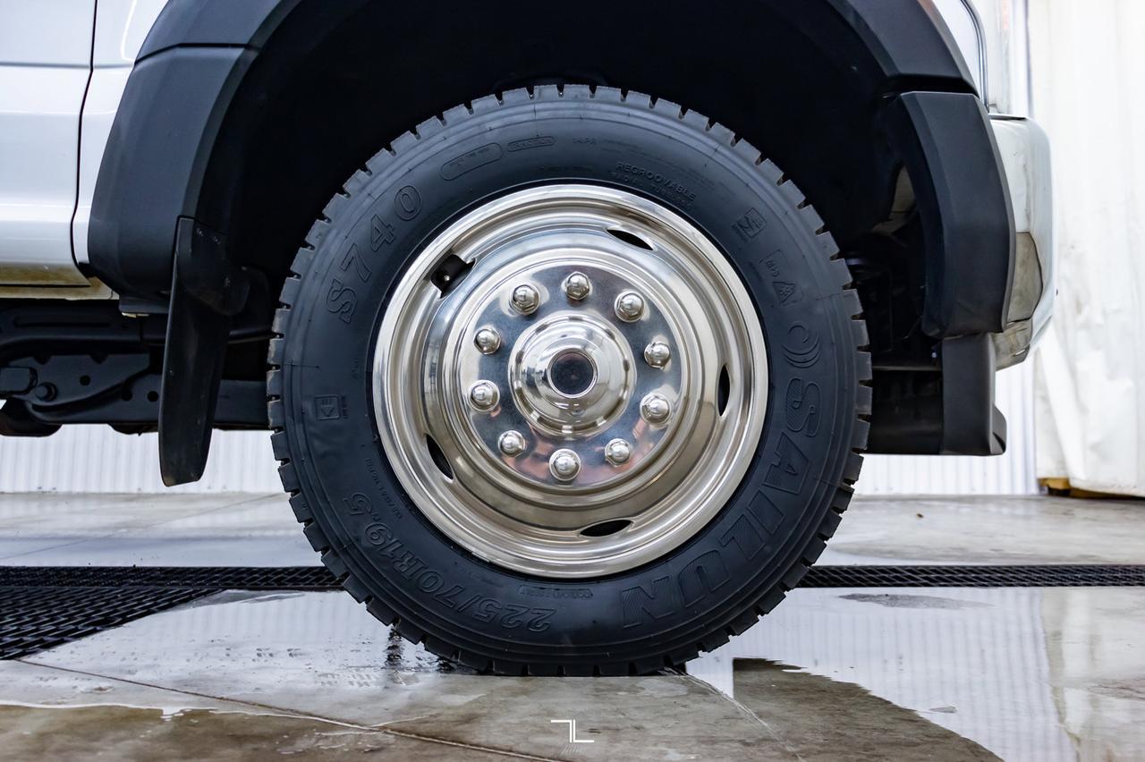 2017 Ford F-550 4x4 Crew Cab XLT Deck Red Deer AB