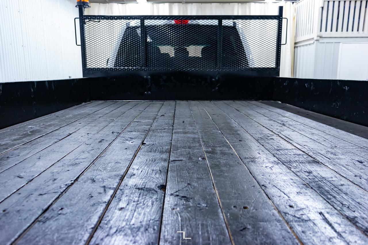 2017 Ford F-550 4x4 Crew Cab XLT Deck Red Deer AB