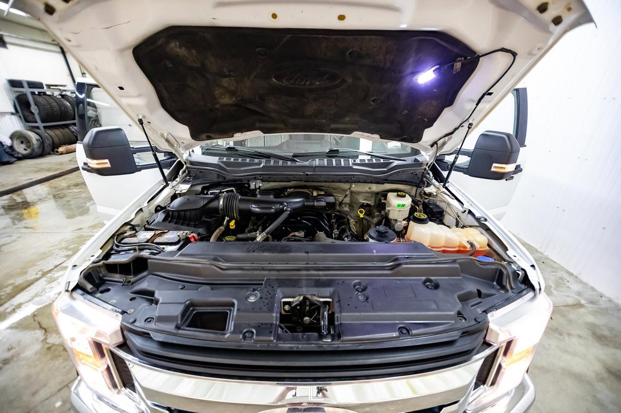 2017 Ford F-550 4x4 Crew Cab XLT Deck Red Deer AB