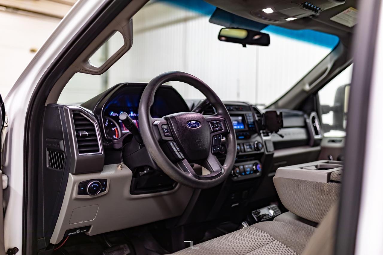 2017 Ford F-550 4x4 Crew Cab XLT Diesel Dually Deck Red Deer AB