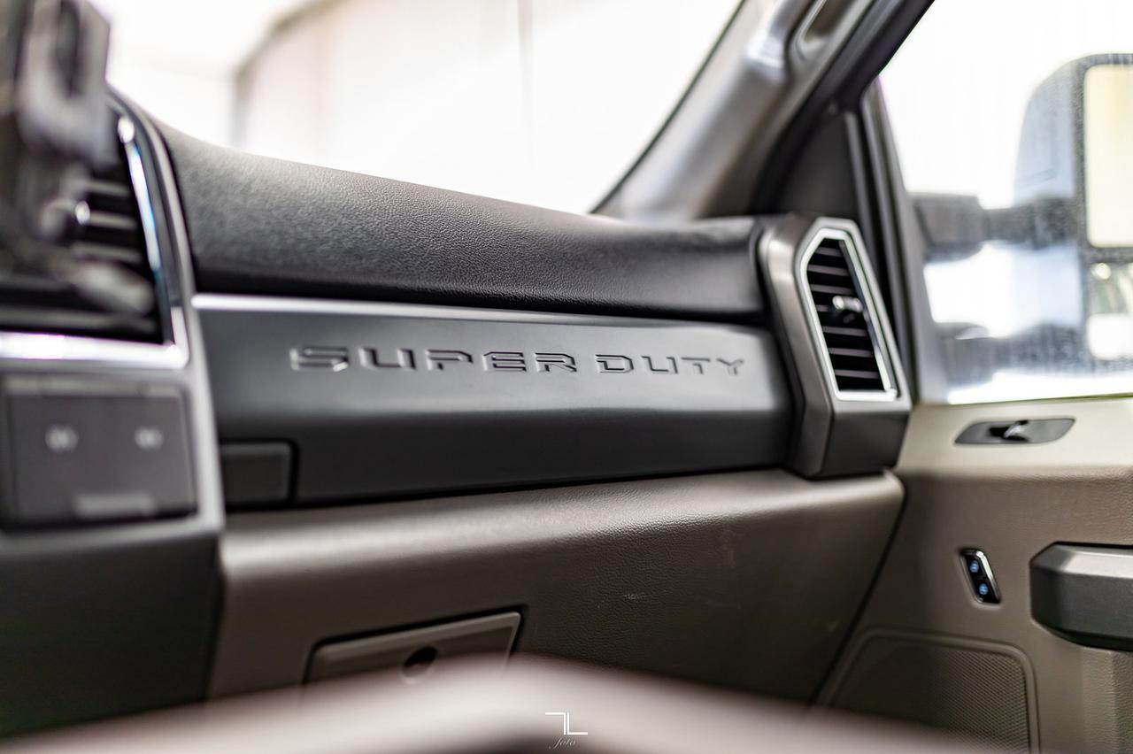 2017 Ford F-550 4x4 Crew Cab XLT Diesel Dually Deck Red Deer AB