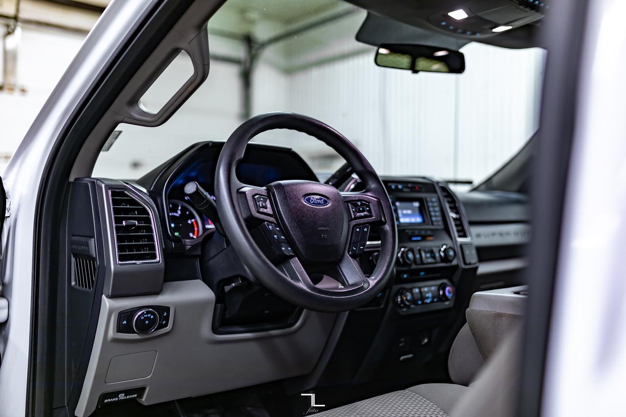 2017 Ford F-550 4x4 Crew Cab XLT Dually Deck Diesel Red Deer AB