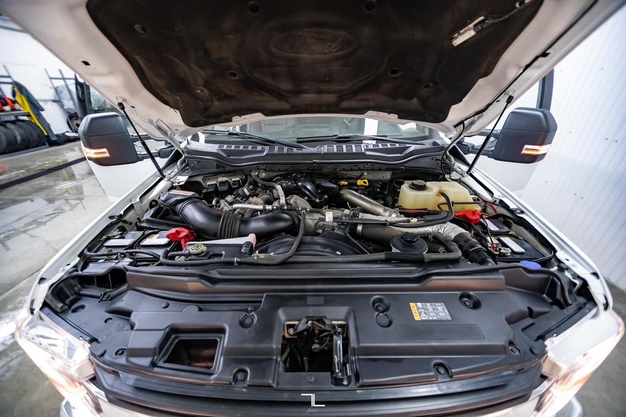 2017 Ford F-550 4x4 Crew Cab XLT Dually Deck Diesel Red Deer AB