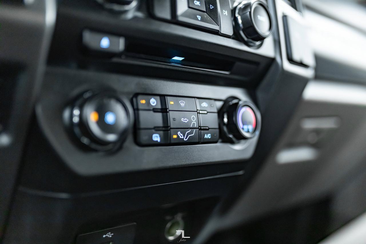 2017 Ford F-550 4x4 Crew Cab XLT Dually Deck Diesel Red Deer AB