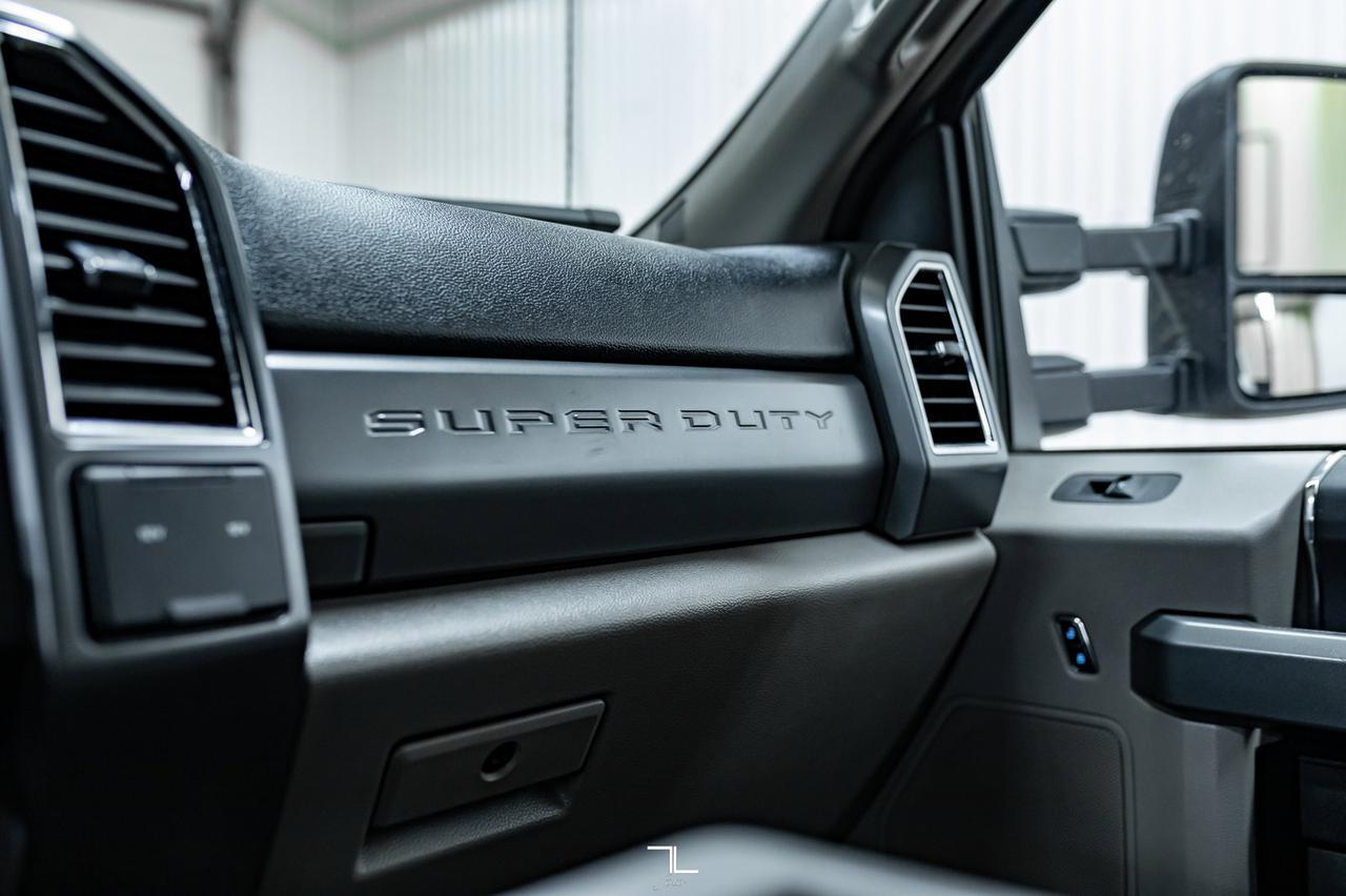 2017 Ford F-550 4x4 Crew Cab XLT Dually Deck Diesel Red Deer AB