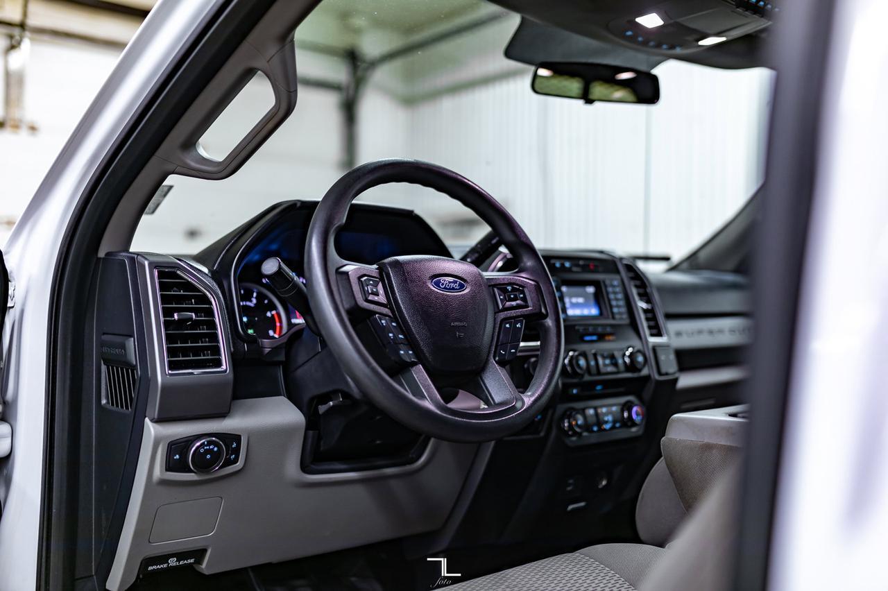 2017 Ford F-550 4x4 Crew Cab XLT Dually Deck Diesel Red Deer AB