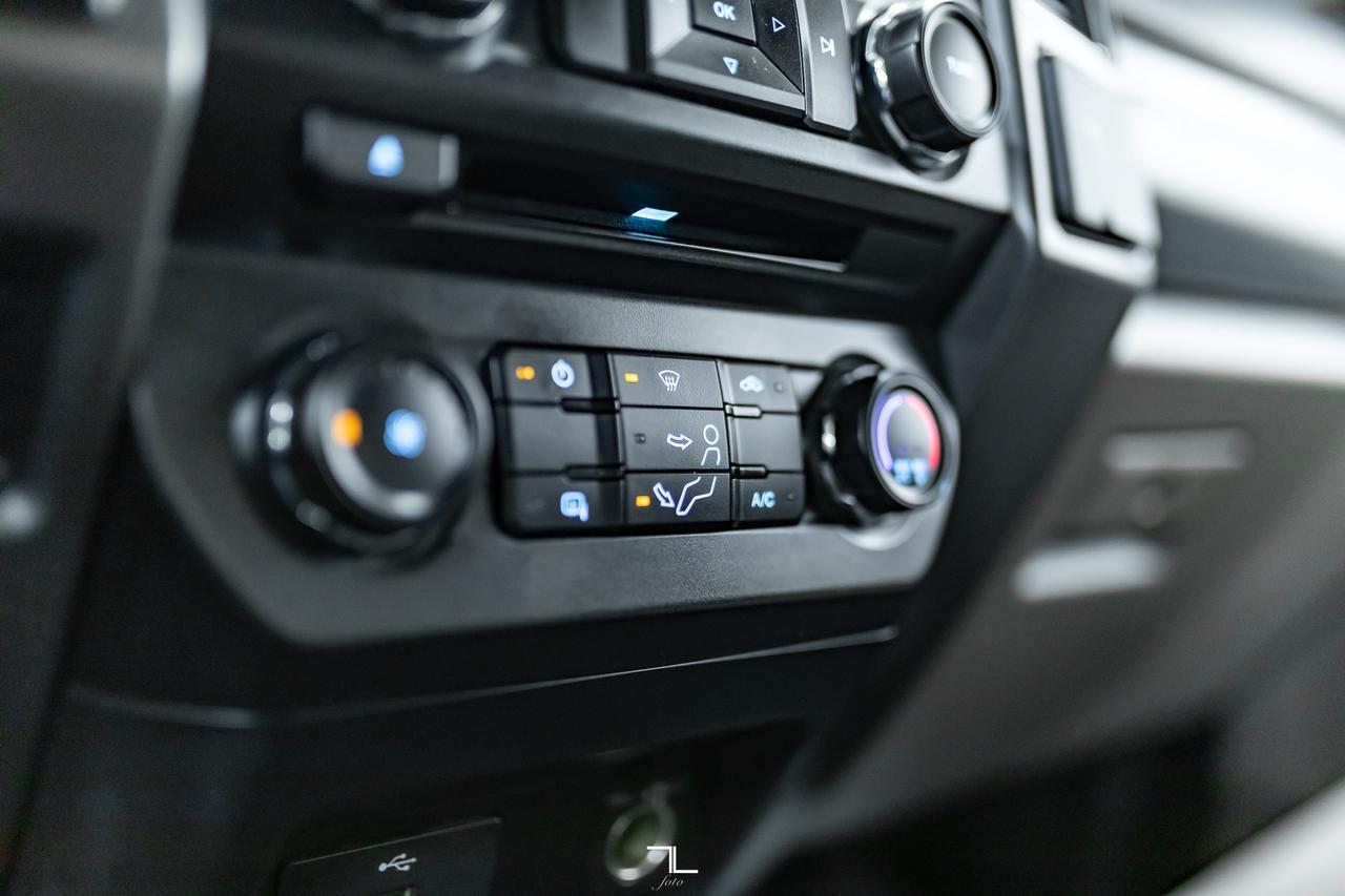 2017 Ford F-550 4x4 Crew Cab XLT Dually Deck Diesel Red Deer AB