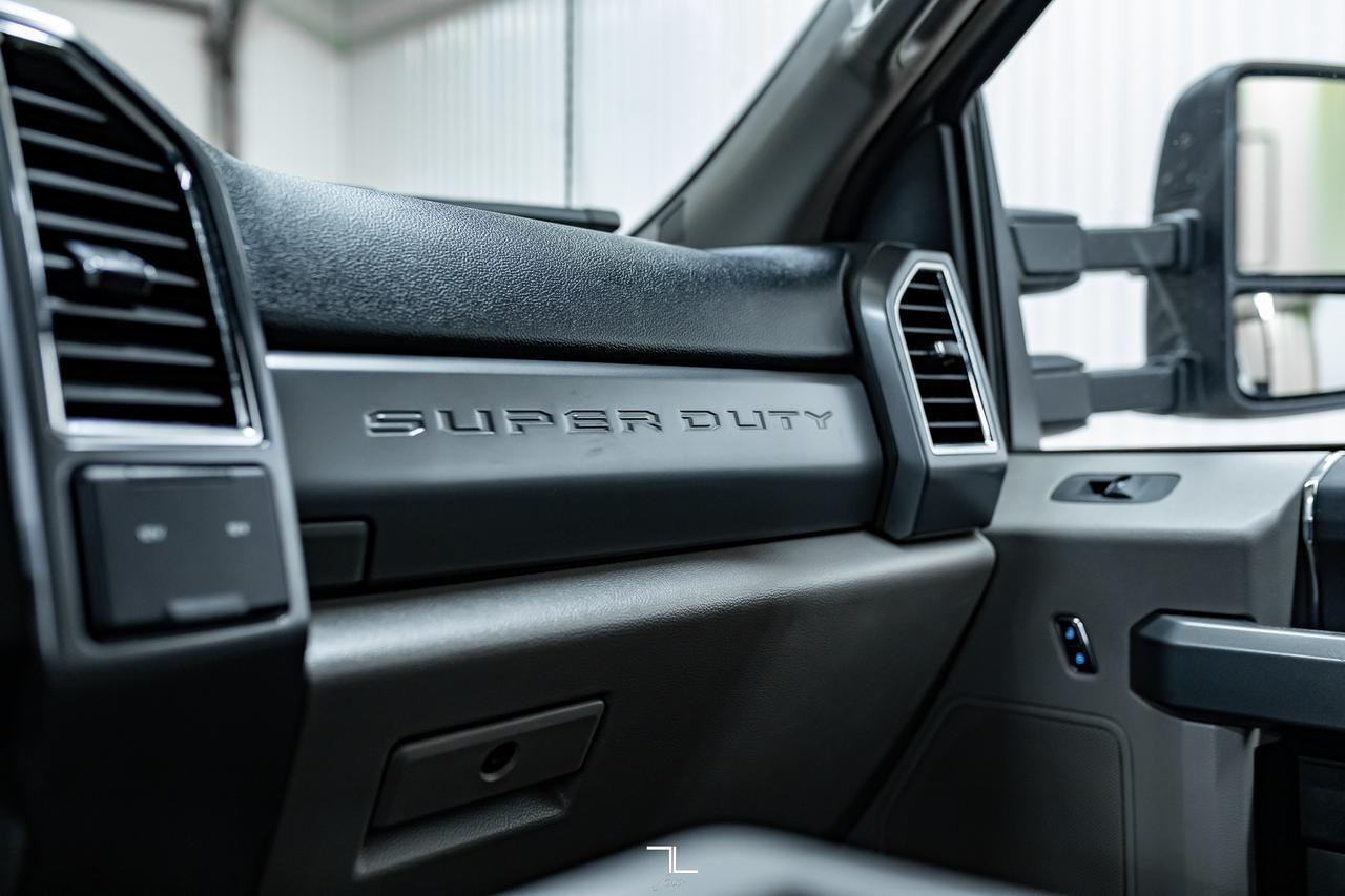 2017 Ford F-550 4x4 Crew Cab XLT Dually Deck Diesel Red Deer AB