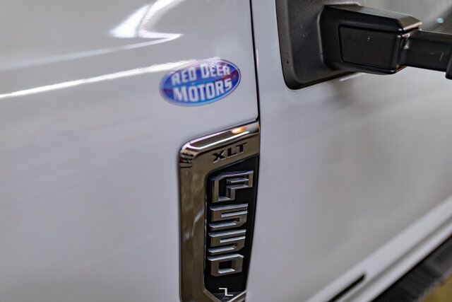 2017 Ford F-550 4x4 Crew Cab XLT Dually Deck Diesel Red Deer AB