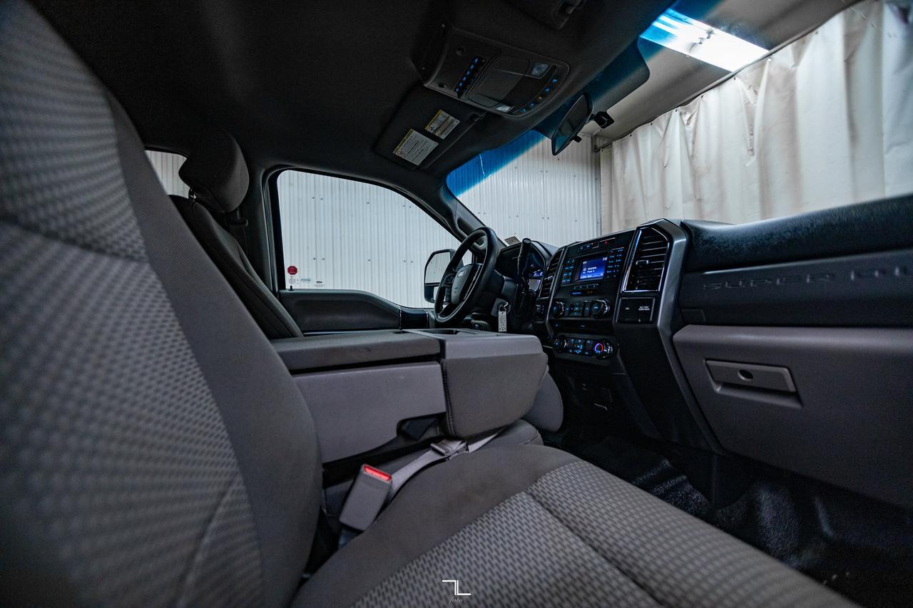 2017 Ford F-550 4x4 Crew Cab XLT Dually Deck Diesel Red Deer AB