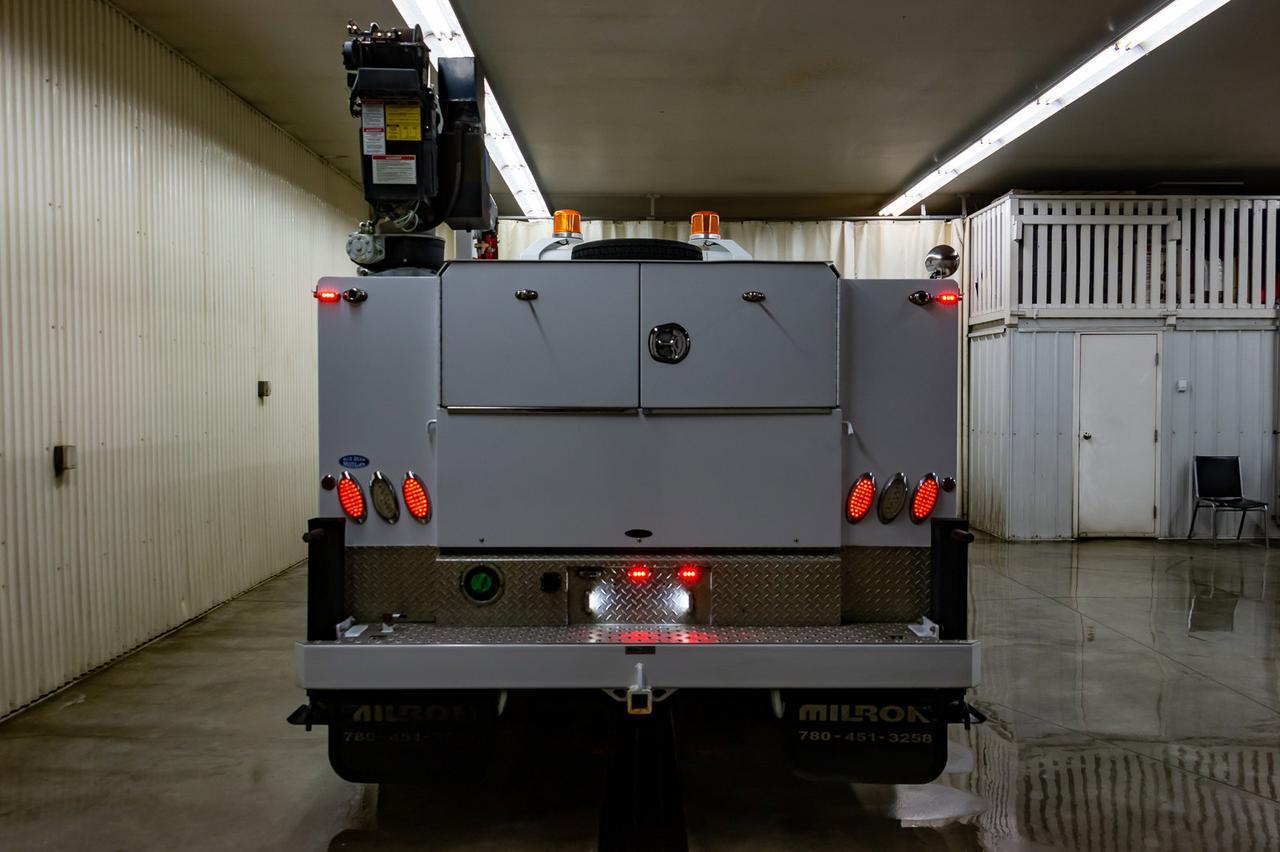 2017 Ford F-550 4x4 Super Cab XLT Mechanic Crane VMac Diesel Red Deer AB