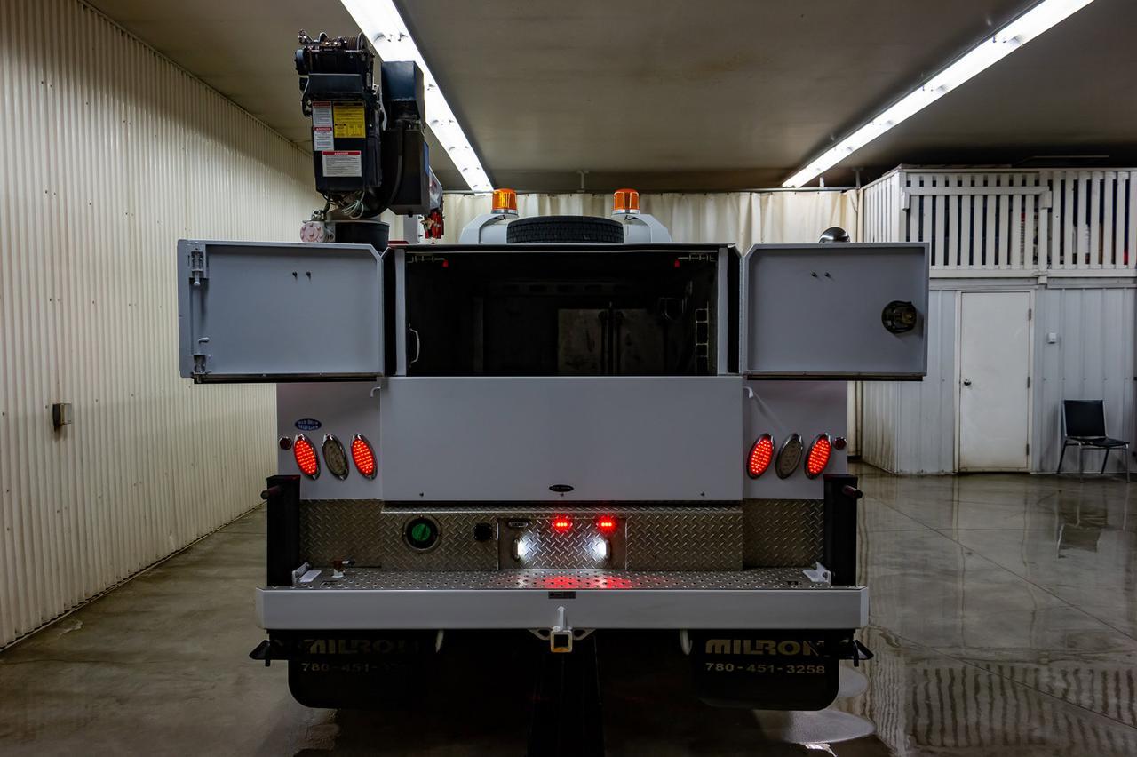 2017 Ford F-550 4x4 Super Cab XLT Mechanic Crane VMac Diesel Red Deer AB