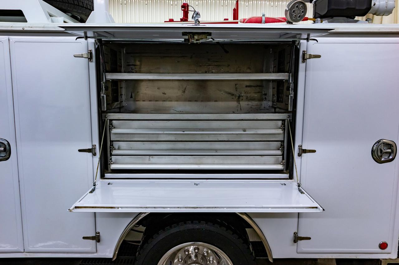 2017 Ford F-550 4x4 Super Cab XLT Mechanic Crane VMac Diesel Red Deer AB