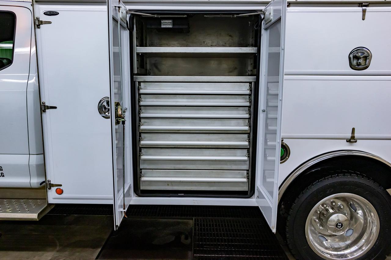 2017 Ford F-550 4x4 Super Cab XLT Mechanic Crane VMac Diesel Red Deer AB