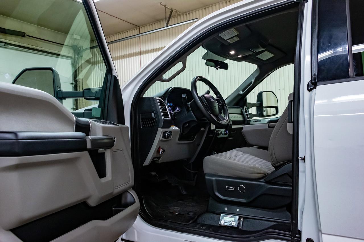 2017 Ford F-550 4x4 Super Cab XLT Mechanic Crane VMac Diesel Red Deer AB