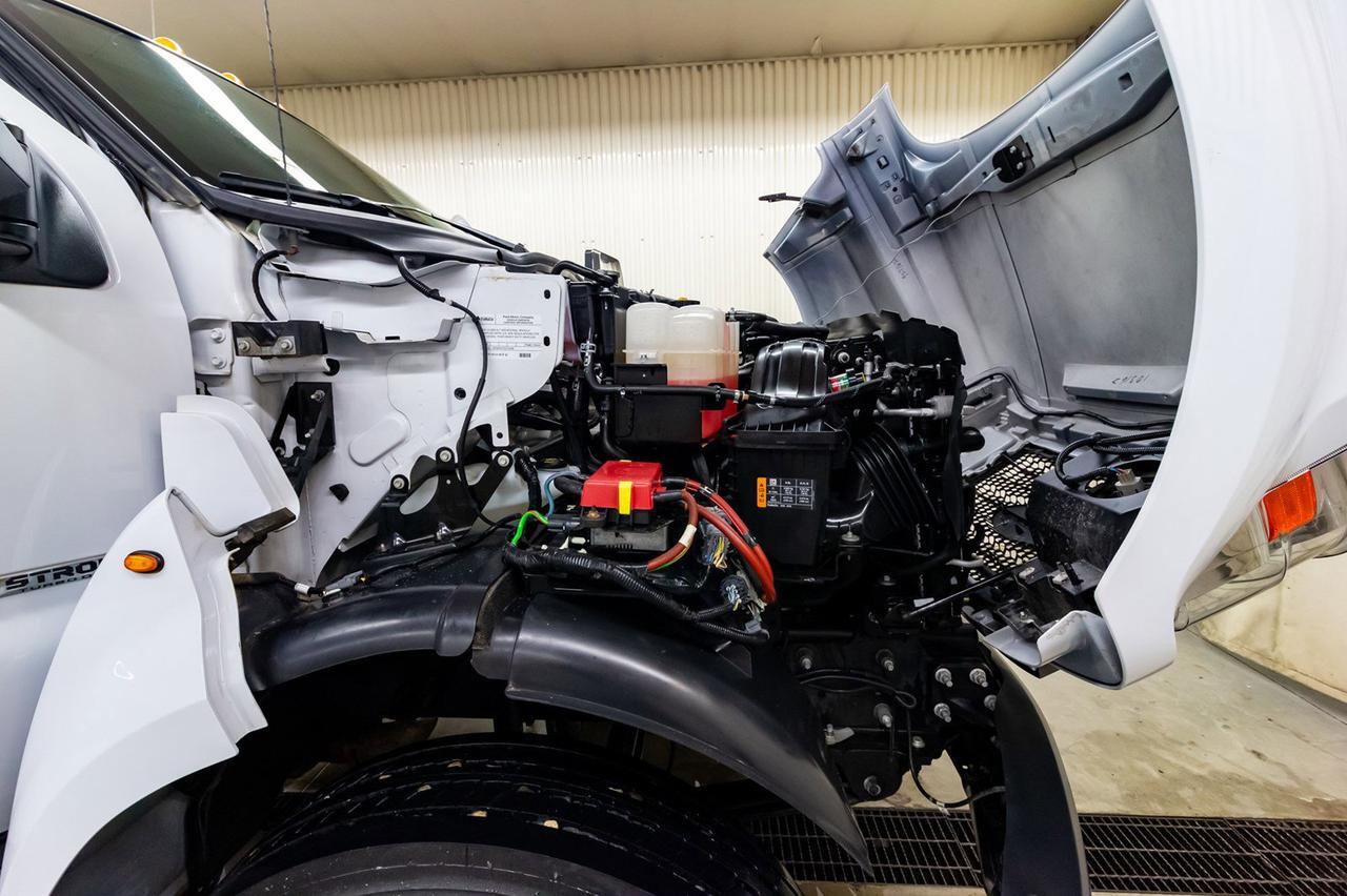 2017 Ford F-750 Reg Cab STR Sander Diesel Red Deer AB