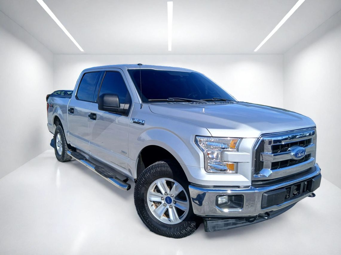 2017 Ford F150 SuperCrew Cab XLT Pickup 4D 5 1/2 ft