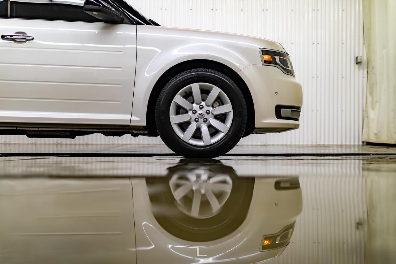 2017 Ford Flex Limited Leather Roof Nav BCam Red Deer AB