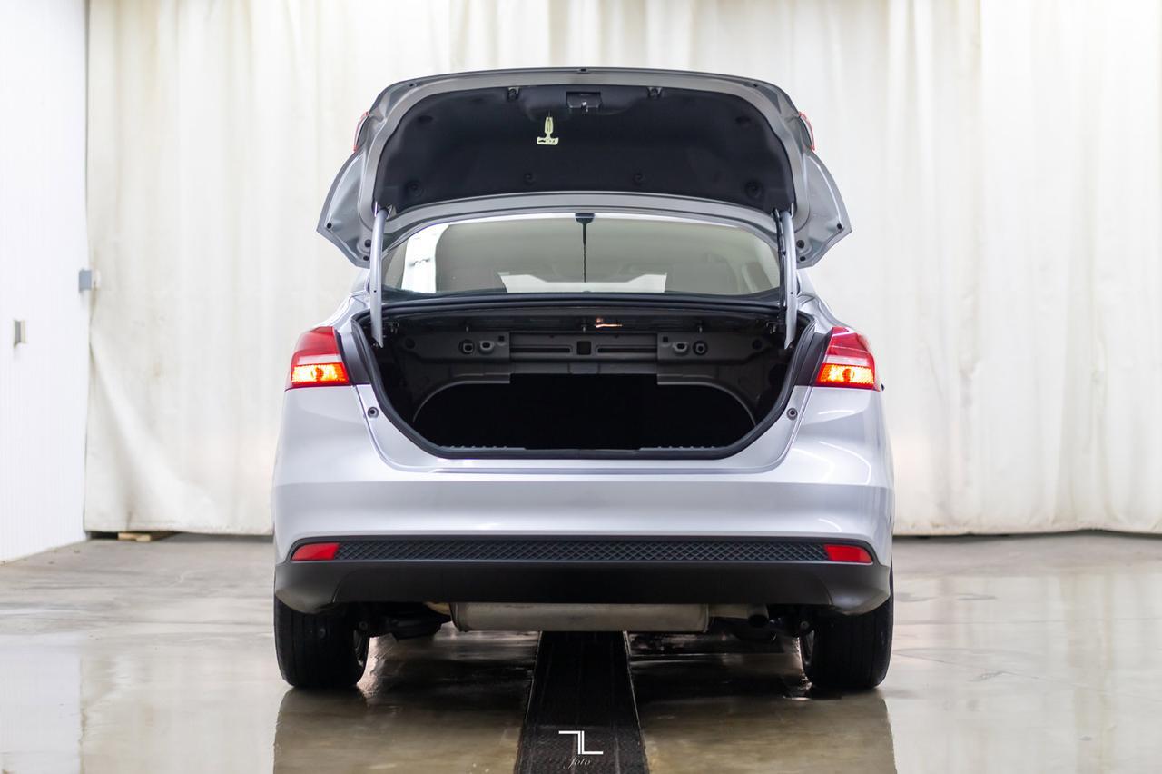 2017 Ford Focus SE BCam Red Deer AB