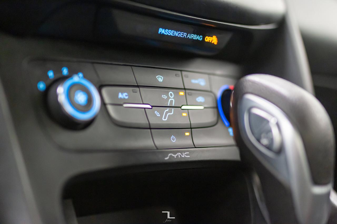 2017 Ford Focus SE BCam Red Deer AB