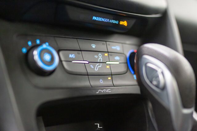 2017 Ford Focus SE BCam Red Deer AB