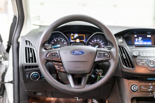 2017 Ford Focus SE BCam Red Deer AB