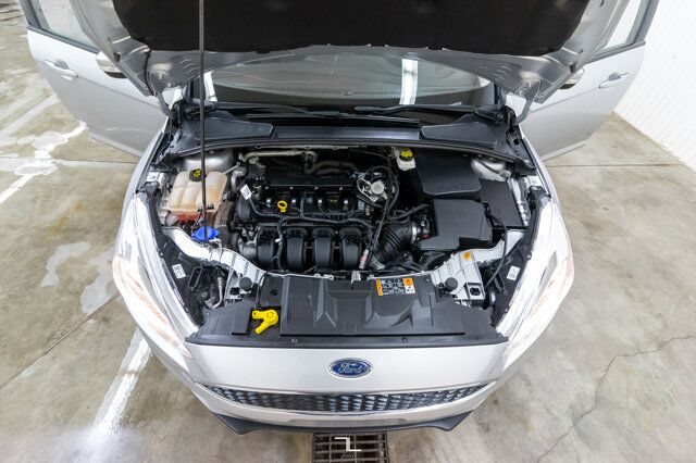 2017 Ford Focus SE BCam Red Deer AB