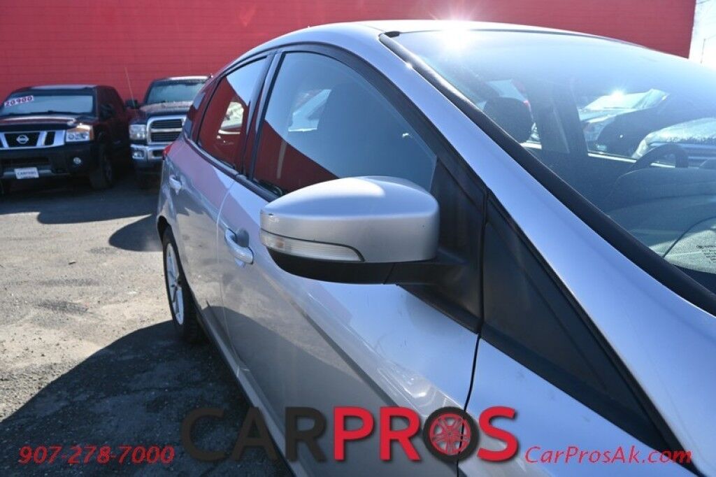 2017 Ford Focus SE Hatchback - Remote Start - Automatic - Back Up Camera - Microsoft Sync - Bluetooth - Keyless Entry - Cruise Control - Air Conditioning - Block Heater - 38 MPG Anchorage AK