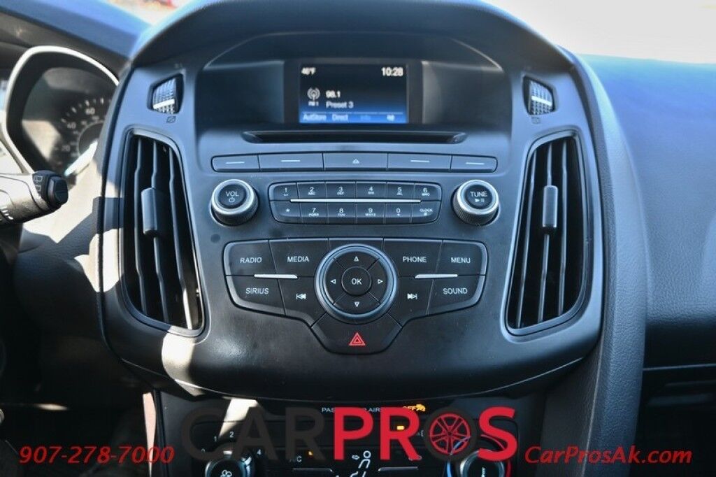 2017 Ford Focus SE Hatchback - Remote Start - Automatic - Back Up Camera - Microsoft Sync - Bluetooth - Keyless Entry - Cruise Control - Air Conditioning - Block Heater - 38 MPG Anchorage AK