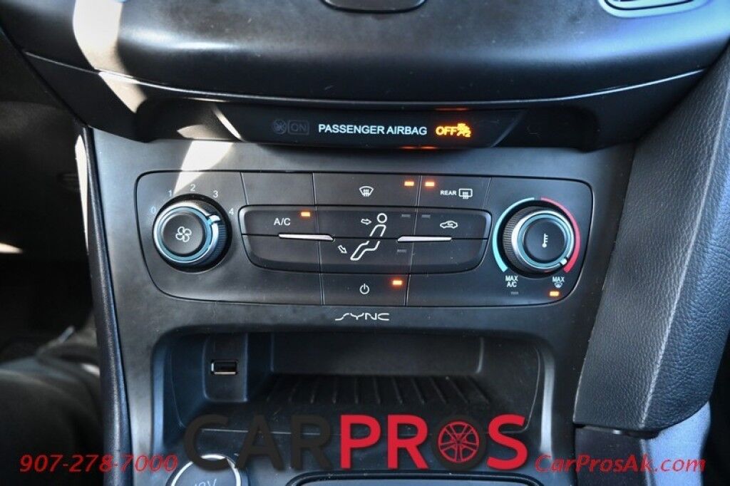 2017 Ford Focus SE Hatchback - Remote Start - Automatic - Back Up Camera - Microsoft Sync - Bluetooth - Keyless Entry - Cruise Control - Air Conditioning - Block Heater - 38 MPG Anchorage AK