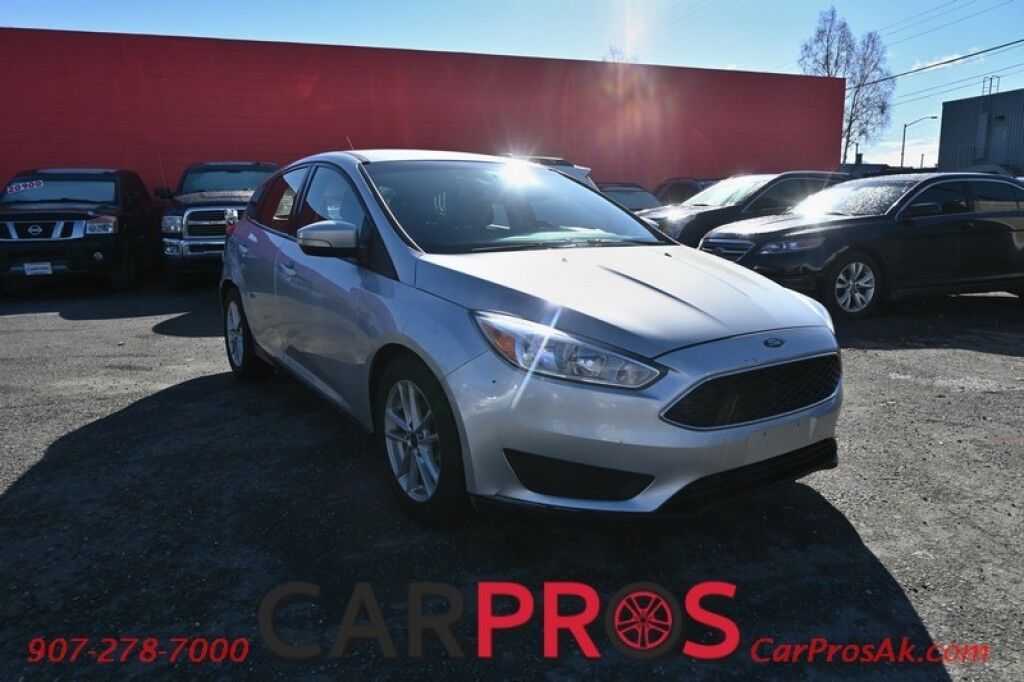 2017 Ford Focus SE Hatchback - Remote Start - Automatic - Back Up Camera - Microsoft Sync - Bluetooth - Keyless Entry - Cruise Control - Air Conditioning - Block Heater - 38 MPG