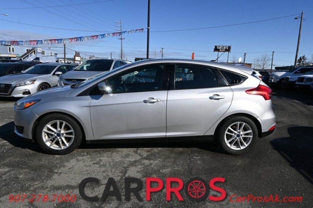 2017 Ford Focus SE Hatchback - Remote Start - Automatic - Back Up Camera - Microsoft Sync - Bluetooth - Keyless Entry - Cruise Control - Air Conditioning - Block Heater - 38 MPG